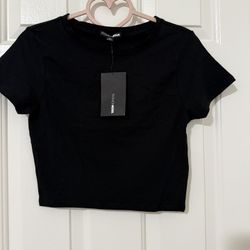 BUNDLE OF FASHION NOVA CROP TOPS SMAL/MEDIUM