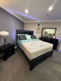 4 PC QUEEN BEDROOM SET