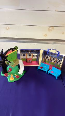 Peppa Pig school/playground