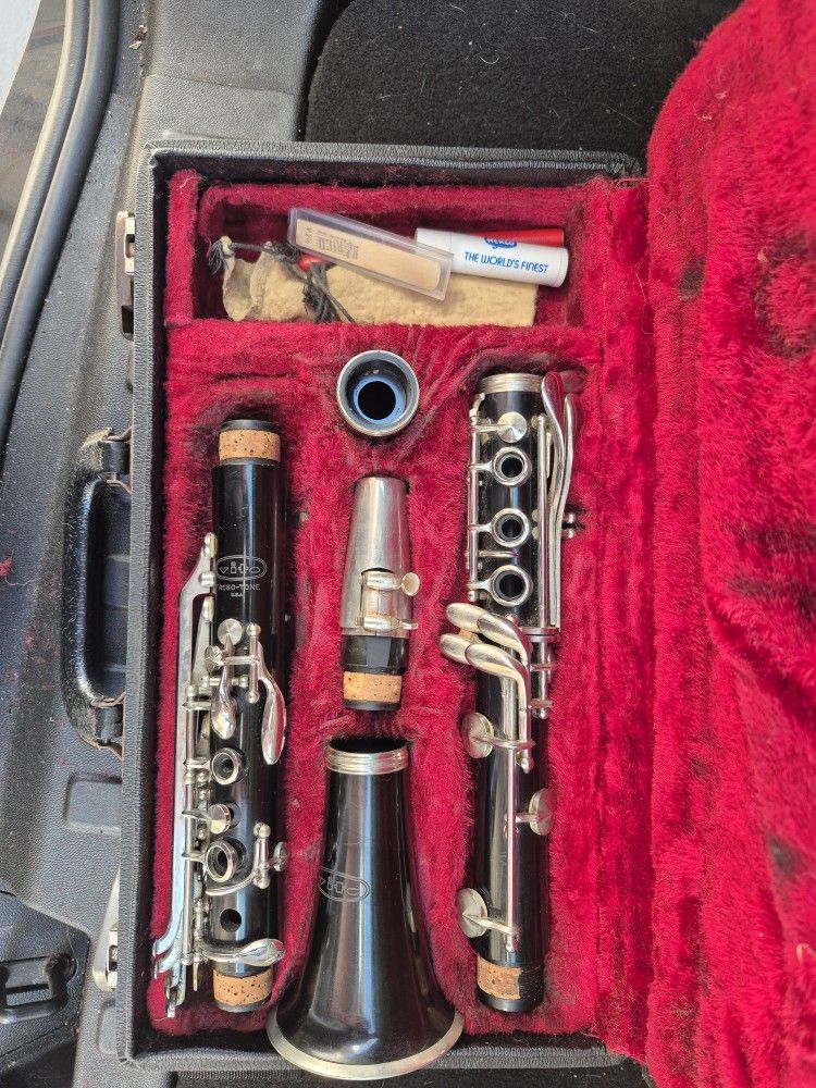 Vito Reso Tone Clarinet & Case