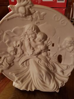 Moddona And Child With Angels beautiful Can Be Used As A Night Light,ceramic In Perfect Condition.$selling For $12