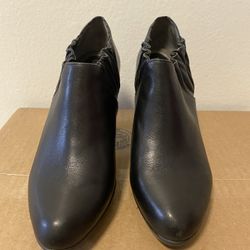 Women Umberto Raffini signature Leather ankle Boots