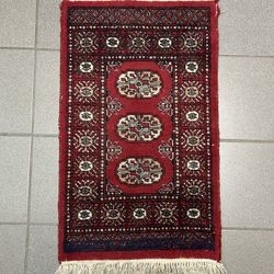 Bokhara Rug from Pakistan. Hand made Wool 