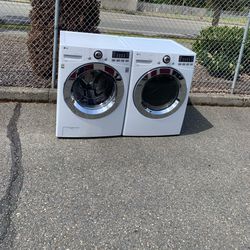 LG WASHER AND DRYER SET.