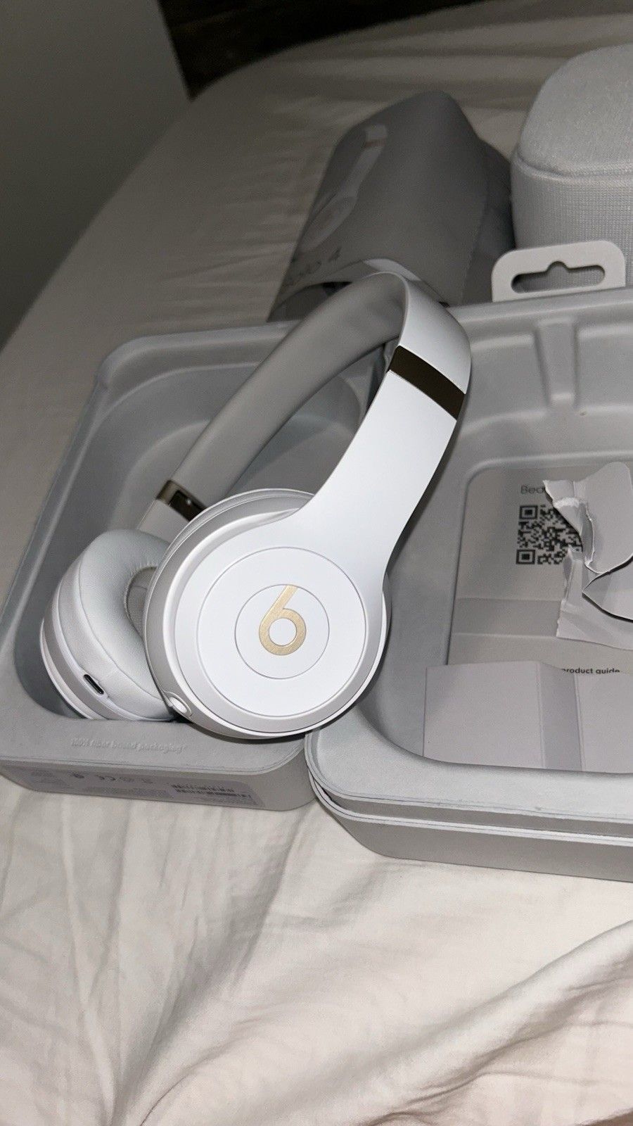 Fresh Old Pair of Beats Solo 4 White & Gold Used 3 times