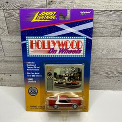 Vintage Johnny Lightning Hollywood On Wheels   ‘1998 Starsky & Hutch  Red / White Car • Die Cast Metal Body and Chassis • Made in China