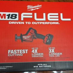 Milwaukee
M18 FUEL HACKZALL Reciprocating Saw Kit