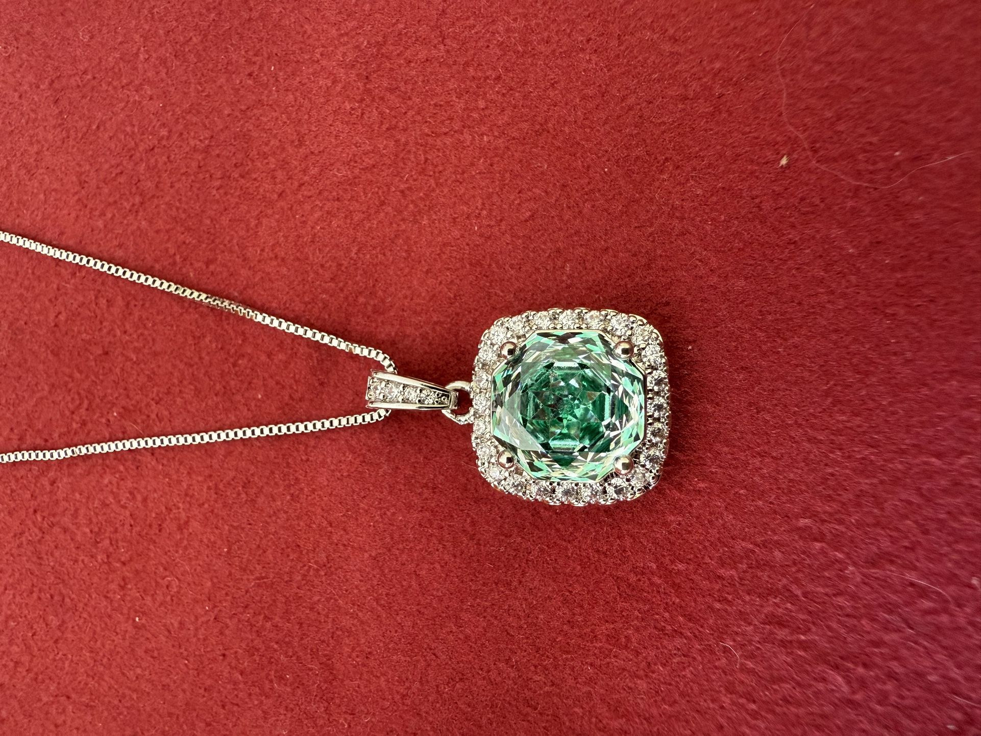 Aurora Green Necklace