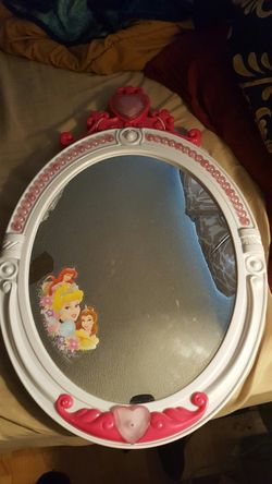 Princess mirror work new 13 firm not broken just looks it