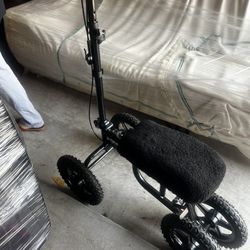 Black Single Knee Scooter 