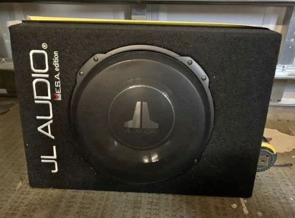 Jl audio 12” subwoofer with factory enclosure, RD500/1 Amp, Loc & wires