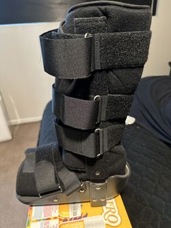Boot/cast For Ankle Injury