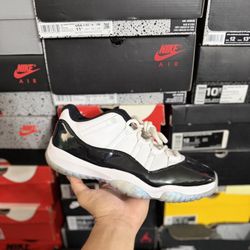 Jordan Iridescent 11 Lows size 10.5 VNDS