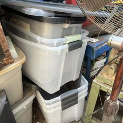 6 Storage Containers W Lids