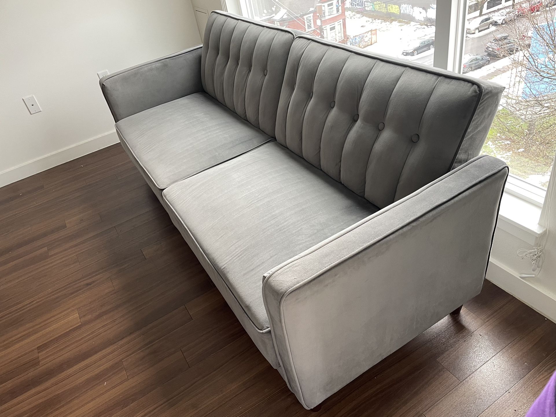 81.5” Midcentury Velvet Light Gray Tufted Sofa & Futon for Sale in Portland, OR OfferUp