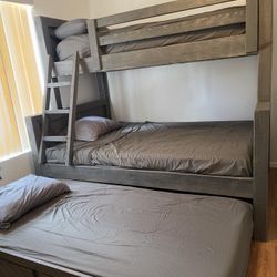 Bunkbed Twin/full/twin