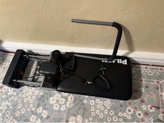 Black Aeropilates reformer