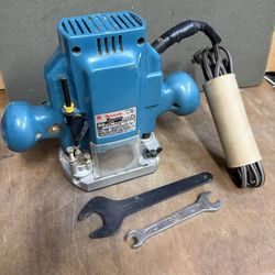 MAKITA 3620 PLUNGE ROUTER with WRENCHES