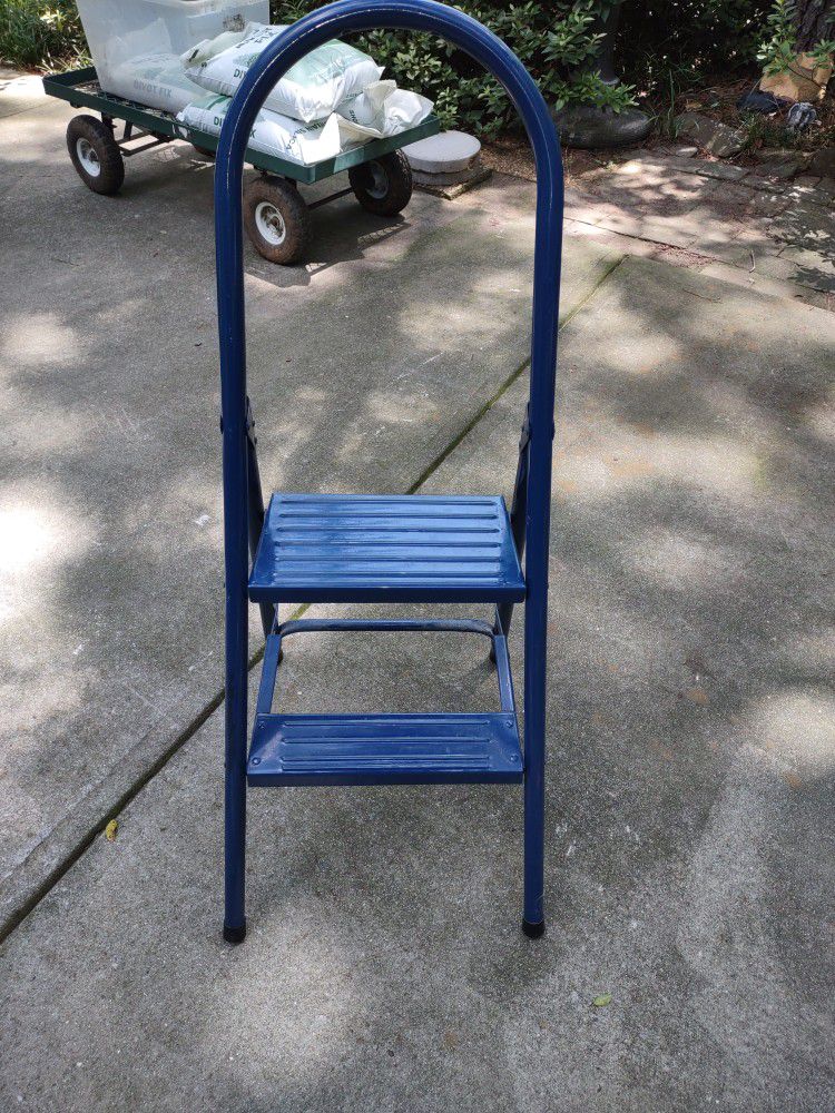 Step Ladder (like new condition )