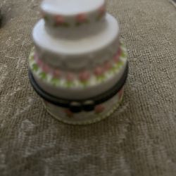 Wedding Cake Porcelain, hinged, trinket box with ring Bridal 