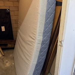 Queen Size Mattress - Gently Used, Great Condition!