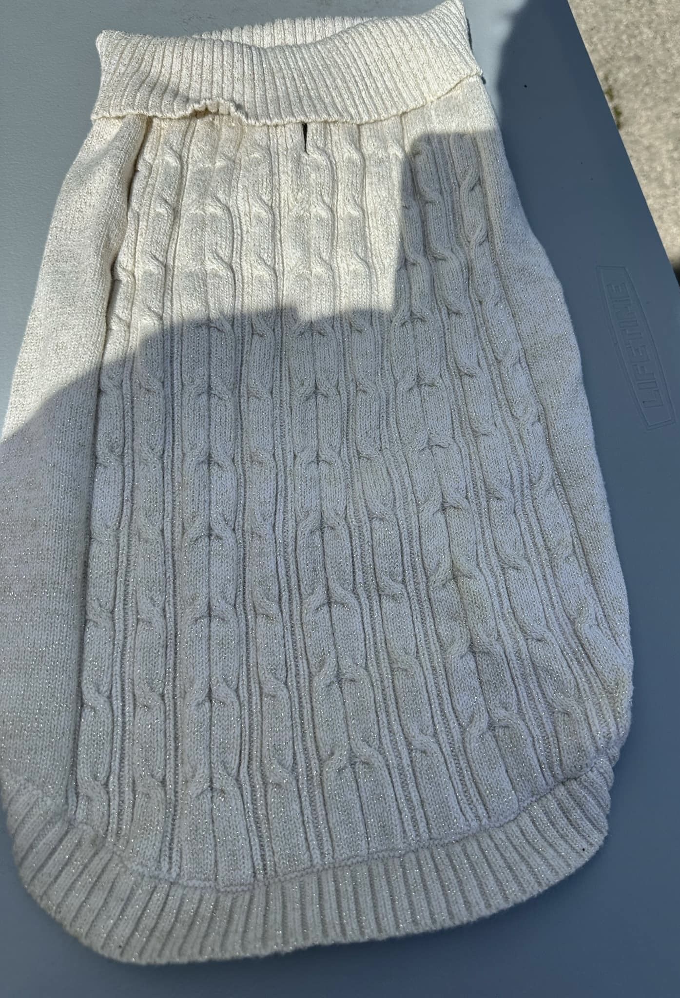 ST. JOHN’S BARK DOG BEIGE CABLEKNIT SWEATER SZ LARGE