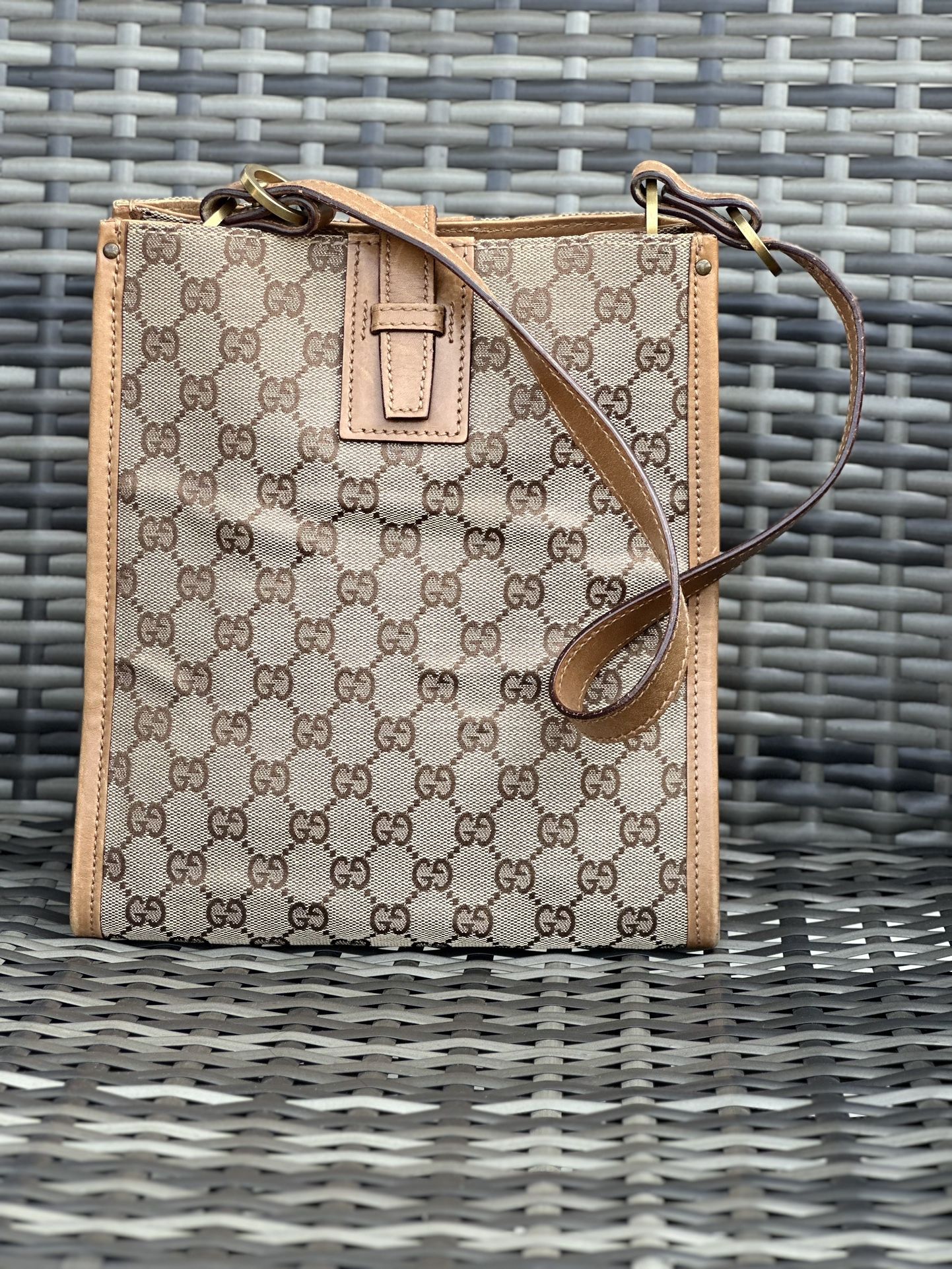 Gucci Canvas Shoulder bag