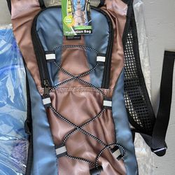 Pacific Coast Trail Camping - 2 Liter Hydration Backpack NEW