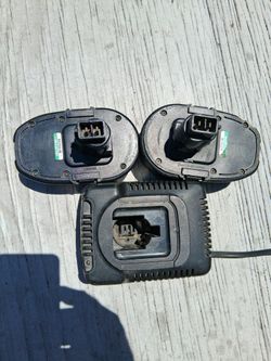 18 Volt Battery Charger With 2 Free Batteries