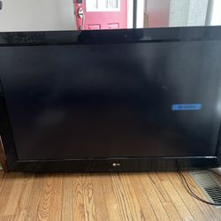 LG 52” LCD Integrated HDTV