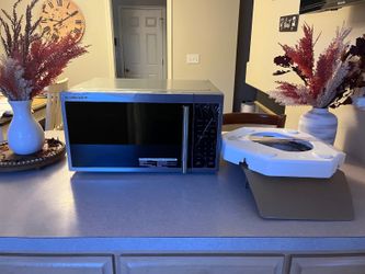 KitchenAid 1.2 Cu. Ft. Countertop Microwave with Inverter Technology, Model KMCS