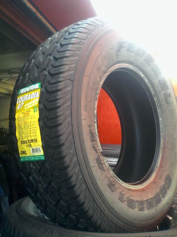 265/70/16 $369 paquete de 4nuevas y fierro pariente $369