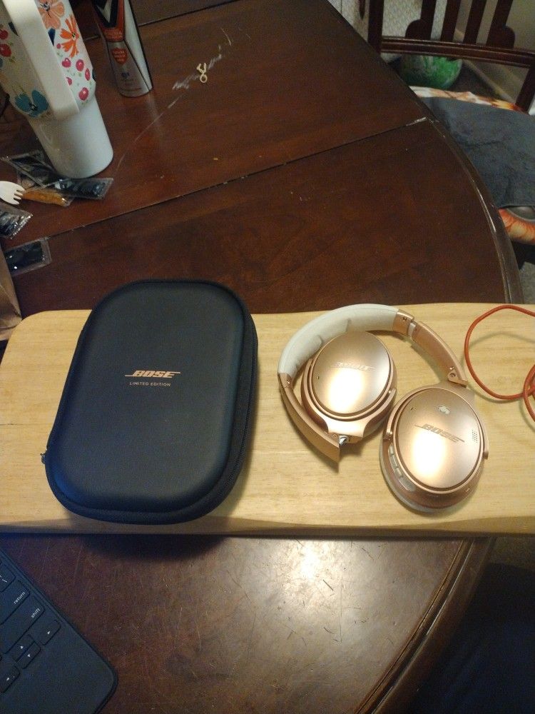 Excellent, New BOSE Quiet Comfort 35 Limited Edition, Noise Cancelling BT Wireless Headphones II Rose Gold