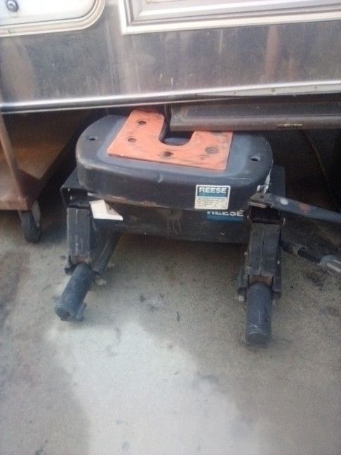 Reese Fifth Wheel Hitch 4500 Load Capacity
