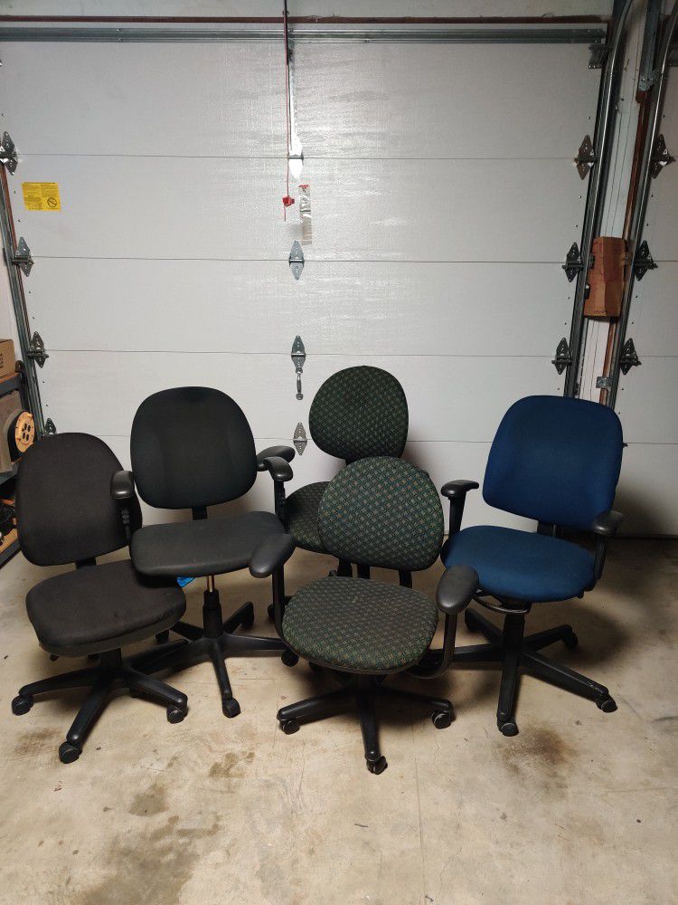 Adjustable Office Chairs 