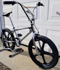 1984 Custom Built Chrome Diamondback Pacer 500 Looptail 20 " BMX Bike.