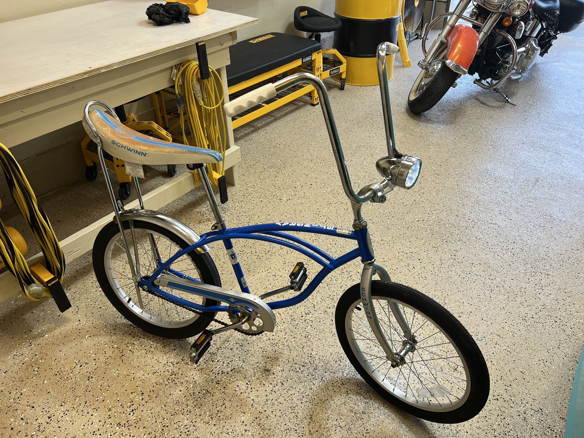 cruiser bike with banana seat