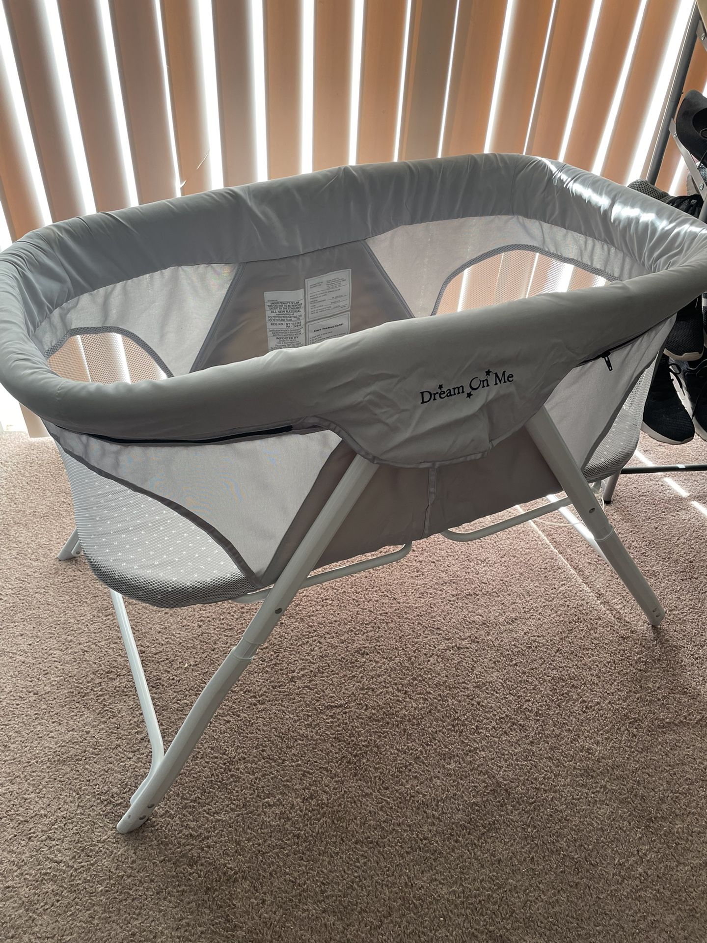 Baby Bassinet (Dream On Me)