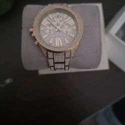 Michael Kors
Bryant Pavé Gold-Tone Watch