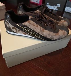COACH excellent conditions 8