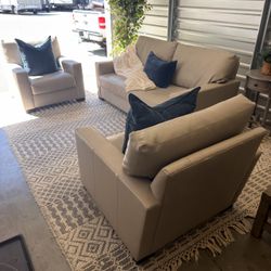 Can drop off - Pottery Barn Turner Leather Set