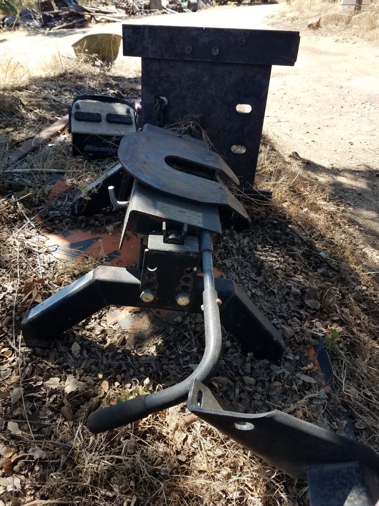 5th wheel hitch