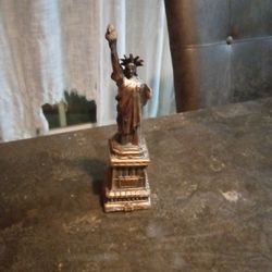 Vintage Statue of Liberty Figurine: Cast Metal Antiqued Gold Tone 9.5 in. Tall