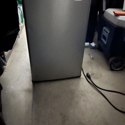 Mini Fridge 4.0 Good Working Condition
