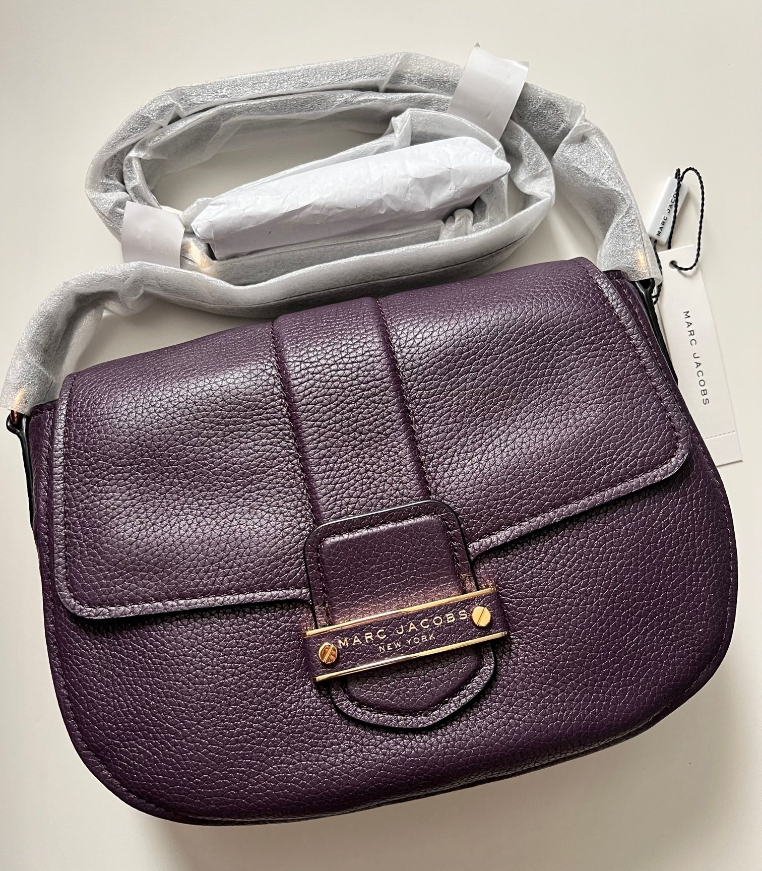 【MARC JACOBS】TRAVELER MINI MESSENGER BAG