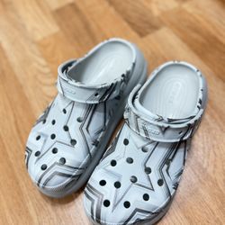 Crocs Platform Clogs Blue Grey Star Pattern – Women’s 8 –Used
