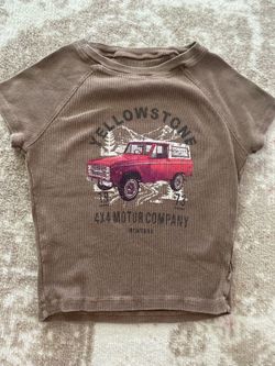 S (women) Yellowstone Motor Company Graphic Ribbed T-Shirt