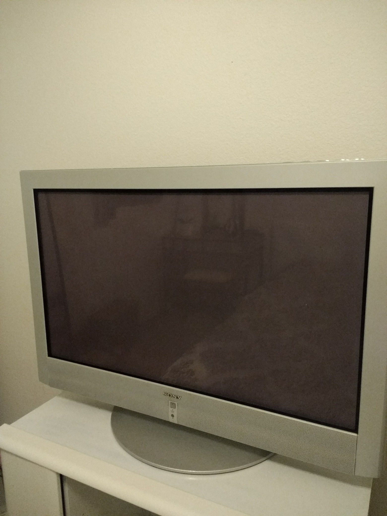 Sony TV, 42in, older but great condition
