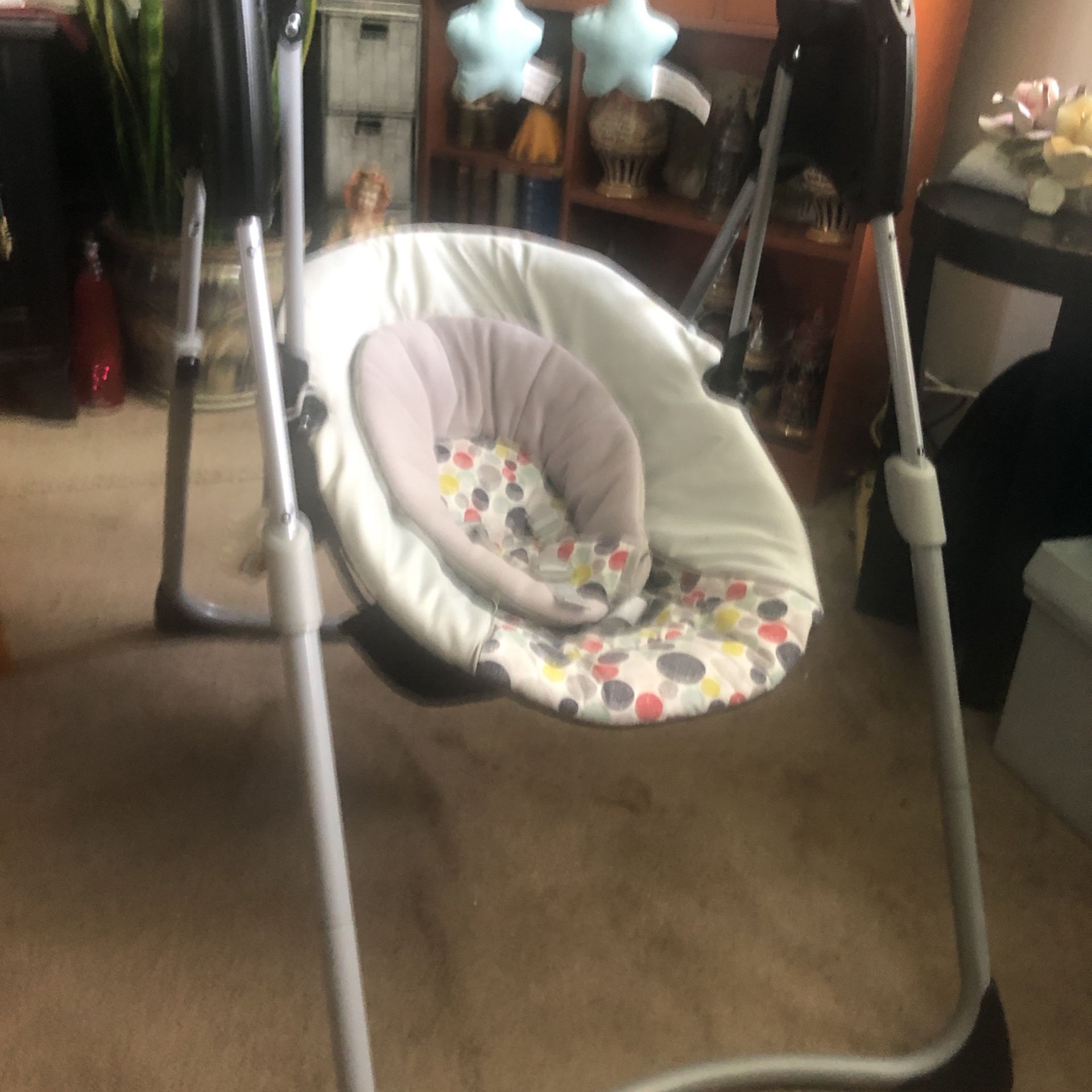 Graco Swing Adjustable Height Easy Fold Price 20$ Pick.  E.  Side.   Tacoma 