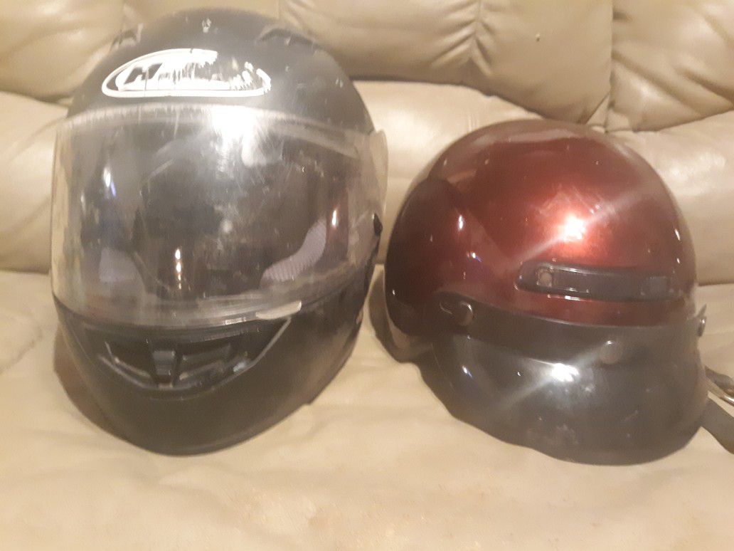 Motorcycle helmets available